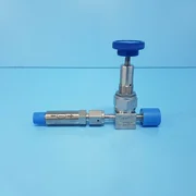 177-0303// AMAT APPLIED 3870-01332 VALVE MNL BLWS 1/4VCR-F/F NUPRO 1.5"D [USED]