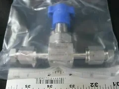 AMAT 3870-02318 VALVE MNL DIAPH 1/4VCR-F/F 3.38HT