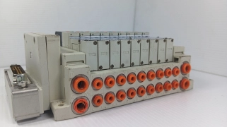 SMC SS5V1-DUT00978 AMAT #0190-54297 Pneumatic Valve