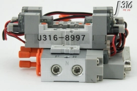 8997 LAM RESEARCH 4 PORT ELEAL VLV + MANF ASSY W/ INDICATORS 853-800722-003