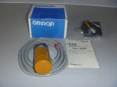 NEW IN BOX OMRON E2K-C25MF1 CAPACITIVE PROXIMITY SWITCH SENSOR E2KC25MF1