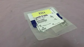 AMAT 0690-01609 CLIP FUSE PC MTG 5X20 F. 407320 