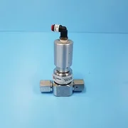 323-0302// AMAT APPLIED 3870-01306 VALVE AIR ACTUATED NC 1/4 VCR F-F 10 RA USED