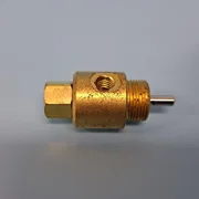 351-0403// AMAT APPLIED 3870-01035 VALVE POPPET 3 WAY NC 0-30PSI [USED]