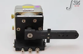 7547 SMC ROTARY ACTUATOR W/ AMAT 0020-09292, 0020-09406, 0020-09407 CRB80-180