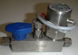 AMAT Valve 0010-05216 With test pt Turck FCS-G1/4-ARX/D118 6A-PR6-EPRT-SS-2768