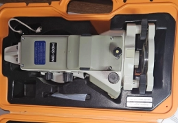 NIKON NE-20S DIGITAL THEODOLITE