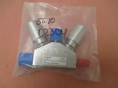 AMAT 3870-02304 Veriflo 45200266 VALVE BLOCK DIAPH 3WAY 1/4VCR-F/F/M NC/NC SST