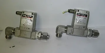 2 pc lot SMC VNB204AS Pilot Process Valves Main 0-1MPa Pilot 0.25 - 7MPa Used