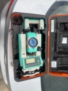 Nikon DTM-520 Total Station Surveying Instrument w/  Case