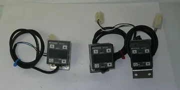 Lot of 3 Keyence AP-31A Pressure Sensors / Switches / Vacuum Gauge     Used