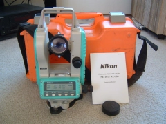 Nikon NE-100 Digital Theodolite in Excellent Condition with Factory Case