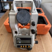 NIKON NE-20S Digital Electronic Theodolite Transit Untested