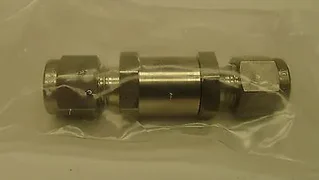 AMAT 3870-01023 Swagelok SS-4C-1 1/4" Check Valve 1 PSI Cracking Pressure