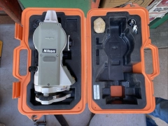 NIKON NE-20S ELECTRONIC DIGITAL THEODOLITE