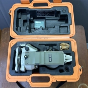 NIKON NE-20S Digital Electronic Theodolite Transit Untested