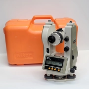 LITTLE USE - EXCELLENT - VERY NICE - NIKON NE-20S DIGITAL ELECTRONIC THEODOLITE
