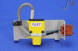 7257 APPLIED MATERIAL WAFER SENSOR MONOLITH W/ BANNER SENSOR 0010-20472
