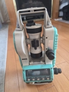 Nikon NE-100 Digital Theodolite with Case
