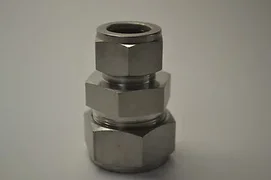 Swagelok Reducing Union 1" x 3/4" SS-1610-6-12 App. Mat# 3300-03754