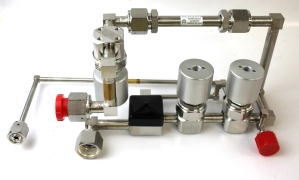 APPLIED MATERIALS 4-WAY MANF VLV ASSY W/ 0050-97420,0050-97418,0020-93937 REV 05