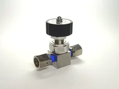 FUJIKIN 316L SOFT-Seal , 1/4inch, Type : VCR Female