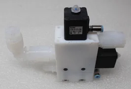 SMC LLC2B-02-Z11-X90 HIGH PURITY CHEMICAL VALVE AMAT 4060-00754 3/8 1/4 TO 3/8