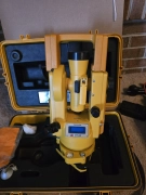 TOPCON DT-20B DIGITAL THEODOLITE With Case