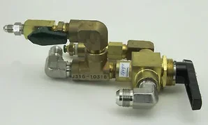 10318 SWAGELOK WATER VALVE AMAT P/N: 0010-75363 B-45XF8