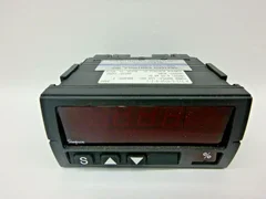 Applied Materials 3930-01102 CNTRL DIGITAL TEMP IND 2-SPDT RLY 4-20MA, S-5100414