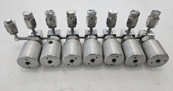 Applied Materials 0050-38794 WELDMENT,7 VALVE MANIFOLD,NUPRO,10RA AMAT (C)