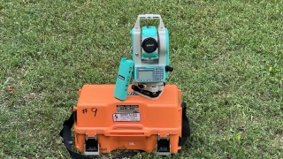 Nikon DTM-352 Total Station Surveying Instrument , Hard Case