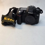 Nikon D80 DSLR Camera Body F-Mount 2x 1500mAh Batteries Cover Kastar Charger Lot