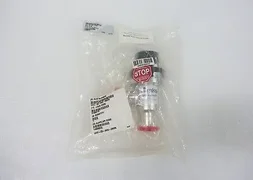 MKS UHV-25-AKK-ENVN ULTRA HIGH VACUUM ANGLE VALVE AMAT 3870-04136 *UNUSED*