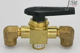 10318 SWAGELOK WATER VALVE, AMAT P/N: 0010-75363 B-45XF8