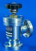 1425 MDC ULTRA-HIGH VACUUM ANGLE VALVE, 996035, AMAT 3870-01352 AV-150M-1042