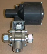AMAT Whitey SS-63XTS12-F8-53D 3-Way Ball Valve with  153DA Pneumatic Actuator