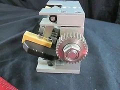 LAM RESEARCH (LAM) 853-001198-001 GATE&LINKAGE-OUTER DOOR ASSY