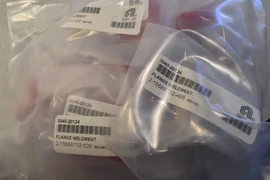 Applied Materials NEW 0040-20124 KF25X1/4VCR Flange Weldment. lot of 8 pcs