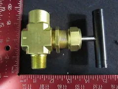 AMAT 3870-02835 Swagelok B-18RM8-F8 VALVE MNL NEEDLE 1/2NPT-M/F BRS