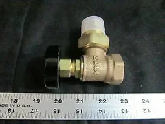 AMAT 3870-02138 VALVE GLOBE 3/4\"BRS MALE TO FEM BSPT RND HNDL ANGL