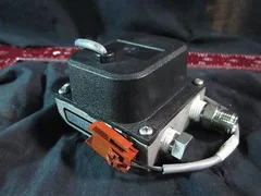 APPLIED MATERIALS (AMAT) 0190-70033 Proteus 910100 Proteus Fluid Flow Switch SS