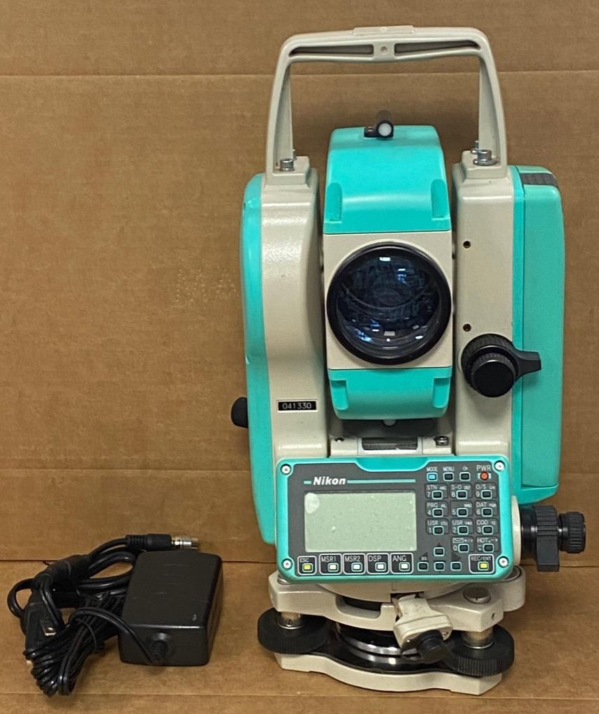 NIKON NPL-332 PULSE LASER STATION- NOT WORKING SELLING FOR PARTS ONLY.