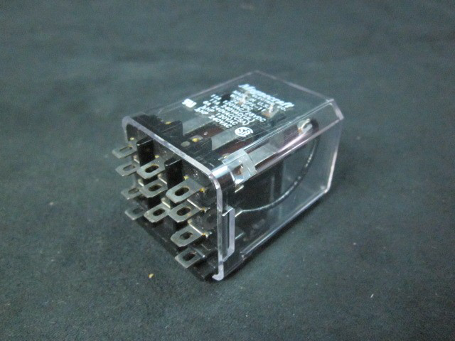 Applied Materials AMAT 1200-90102 Relay 24VDC 3 NO