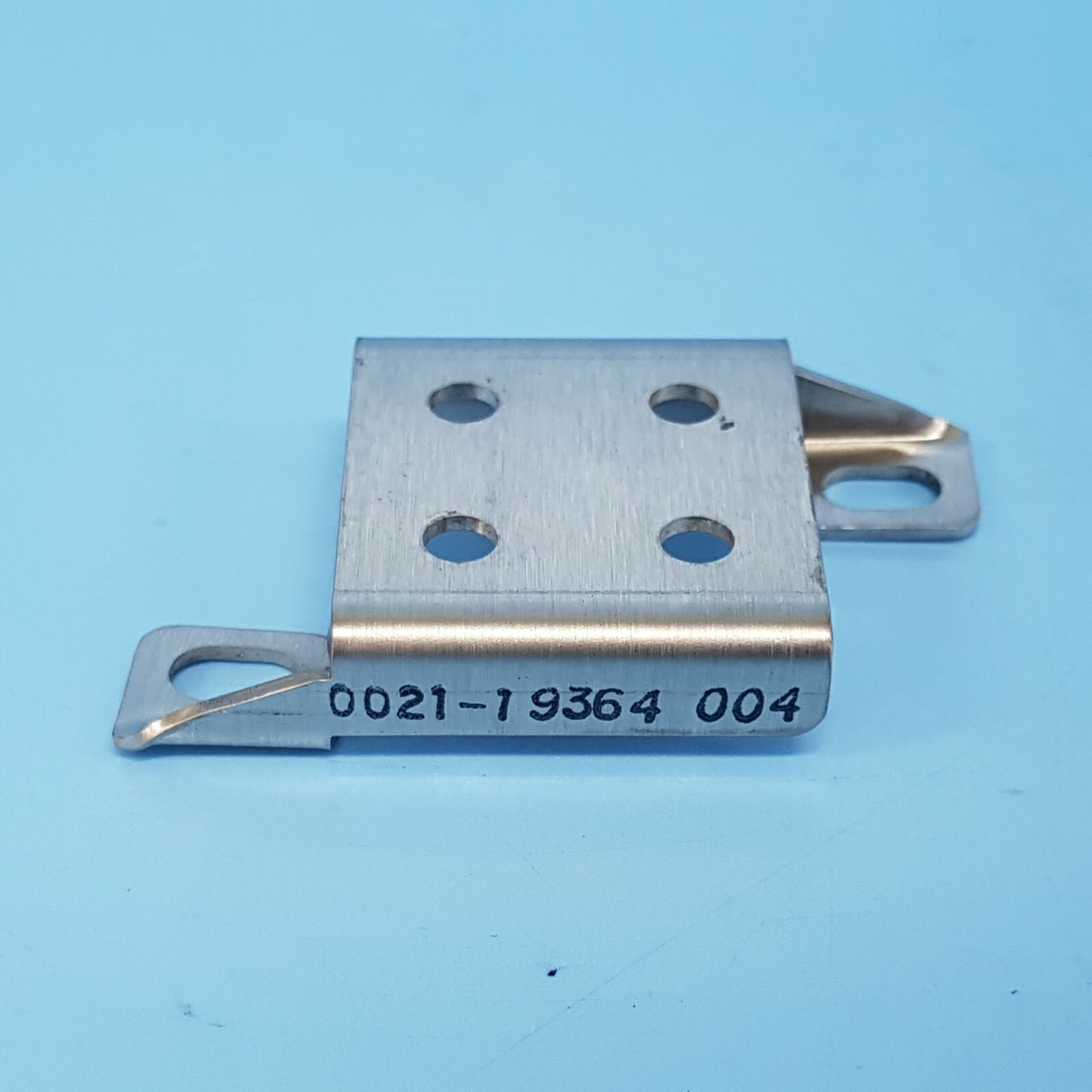 342-0303// AMAT APPLIED 0021-19364 BRACKET, HIGH AIR FLOW VALVE, SLOTTED [USED]