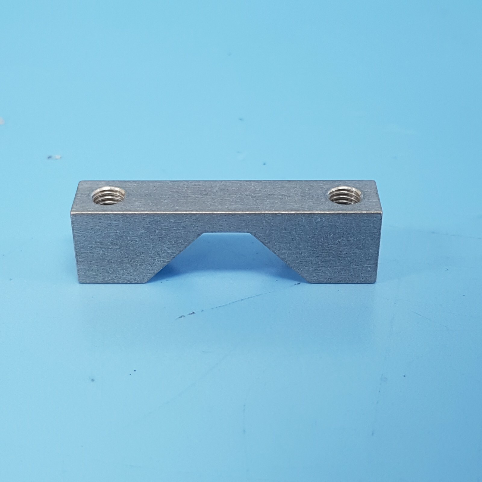350-0202// AMAT APPLIED 0021-22230 CLAMP BOTTOM CABLE HOLDER SOURCE GN [USED]