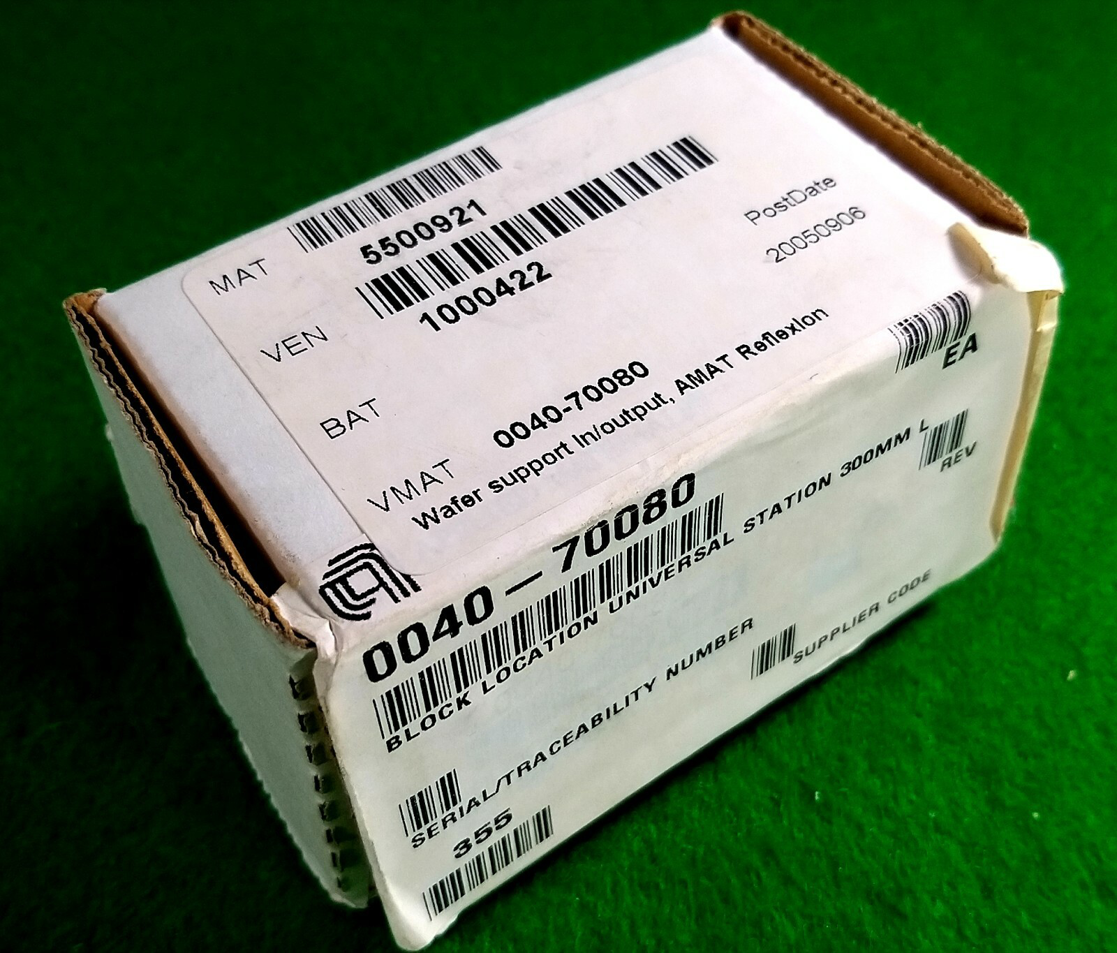 AMAT 0040-70080 BLOCK LOCATION UNIVERSAL STATION 300MM L, NEW