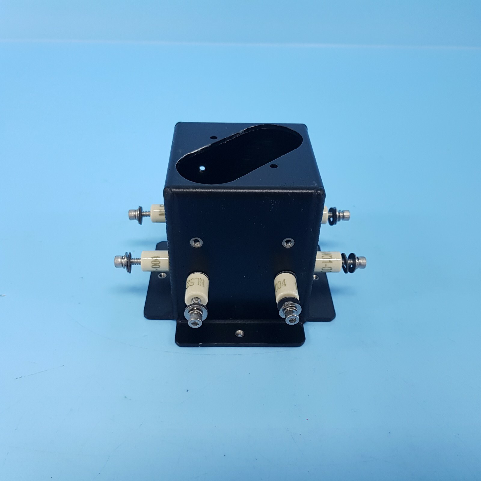 123-0202// AMAT APPLIED 0040-09036 SUPPORT, BUS BAR [USED]