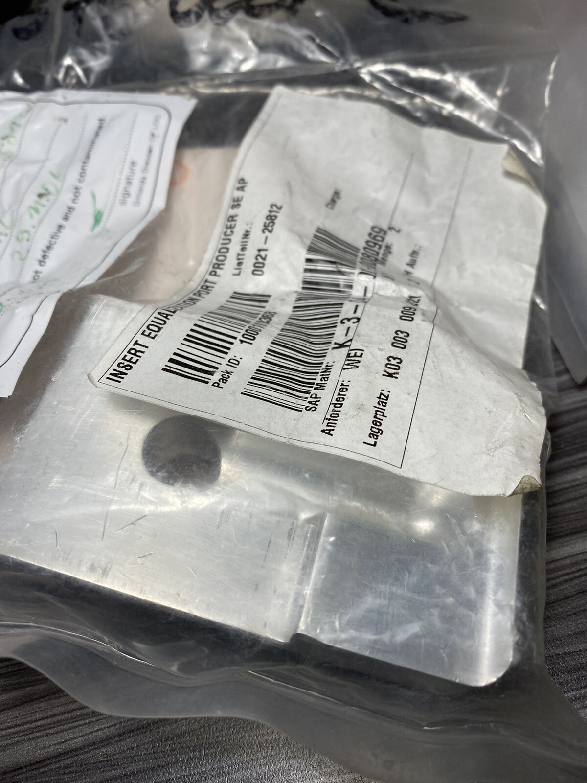 Applied AMAT 0021-25812 EQUALIZATION PORT INSERT APF300 PRODUCER SE APF Chamber