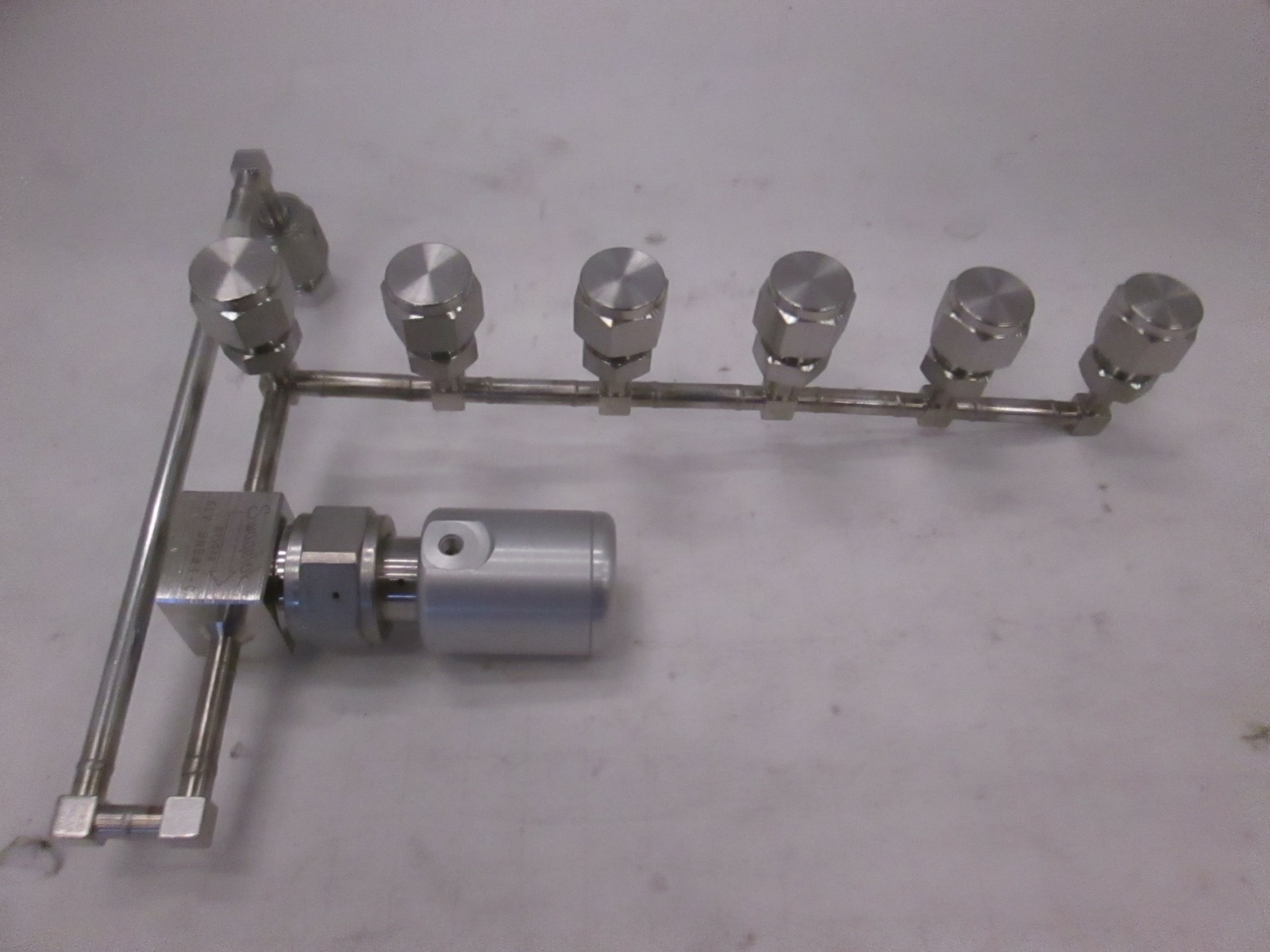 AMAT, WELDMENT MANIFOLD, 6 LINES, 0050-09386, Used